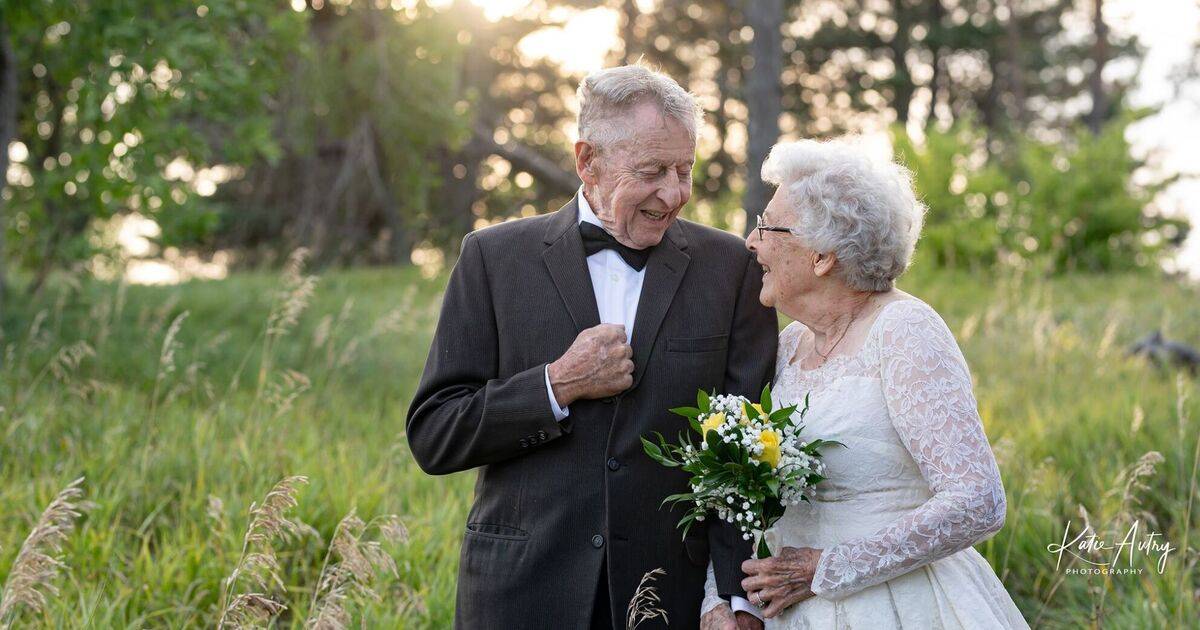 80 лет дубовая свадьба: как отметить и что подарить на годовщину