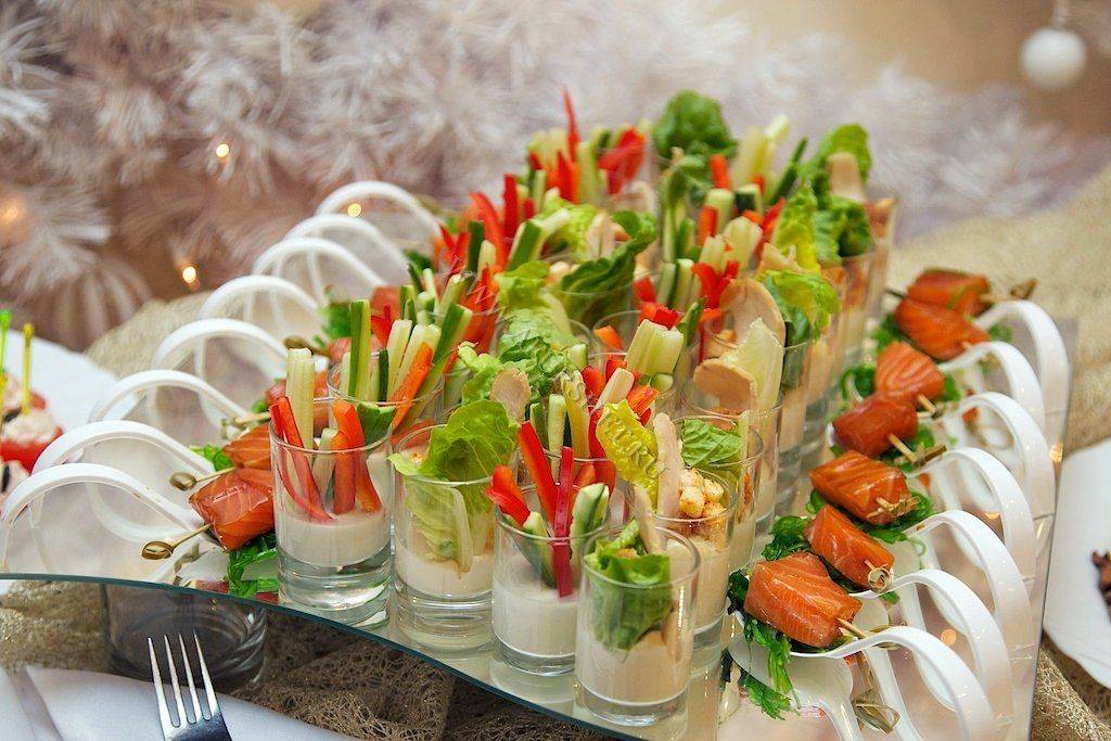 Вкусная закуска на свадьбу – важнейший элемент торжественного застолья. нежные, острые, ароматные и нарядные закуски на свадьбу
