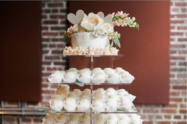 Какой выбрать торт на свадьбу, самые красивые свадебные торты 2019
