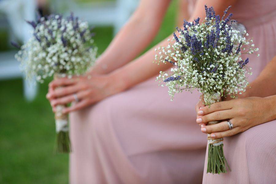 Букет невесты с синими цветами