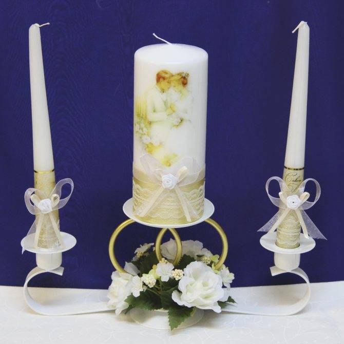 Как необычно украсить свечи на свадьбу своими руками?