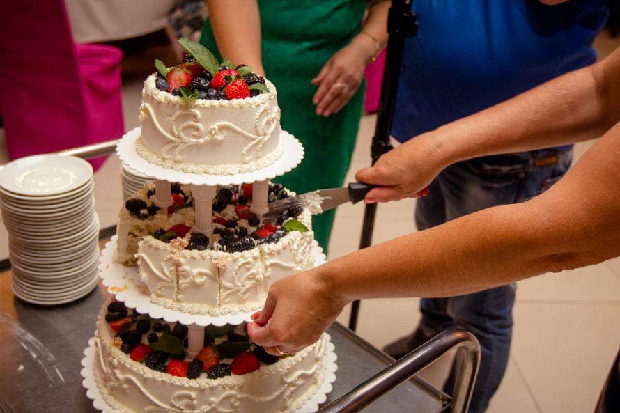 Свадебный торт: как выбрать и правильно рассчитать вес