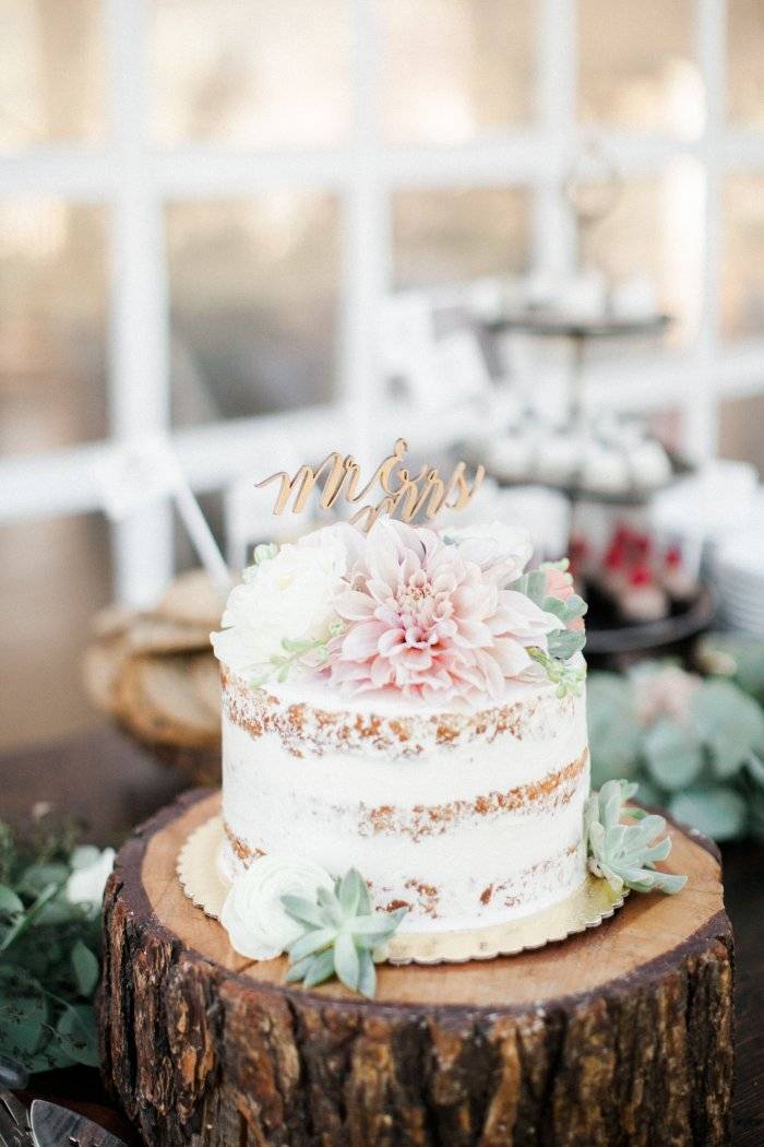 Небольшой свадебный торт – одноярусный без мастики и с ее применением