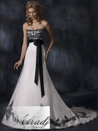Черное платье на свадьбу - в качестве гостя, подруге, белые, можно ли одевать