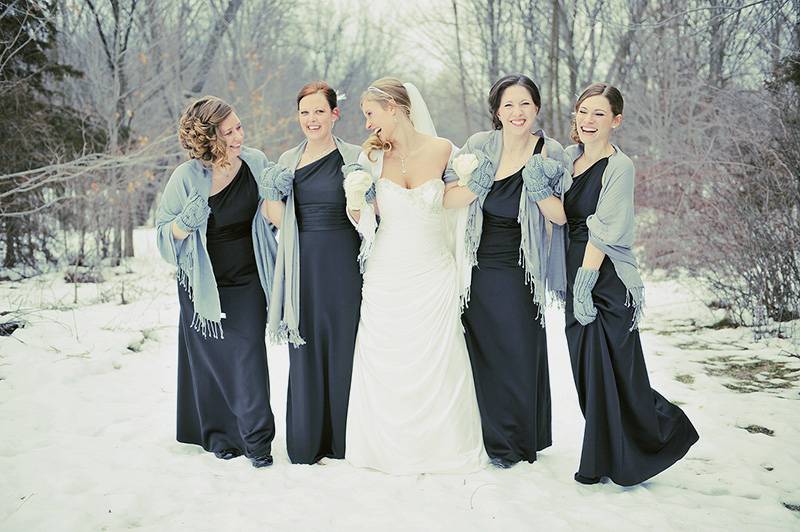 Гости на зимней свадьбе: как одеться