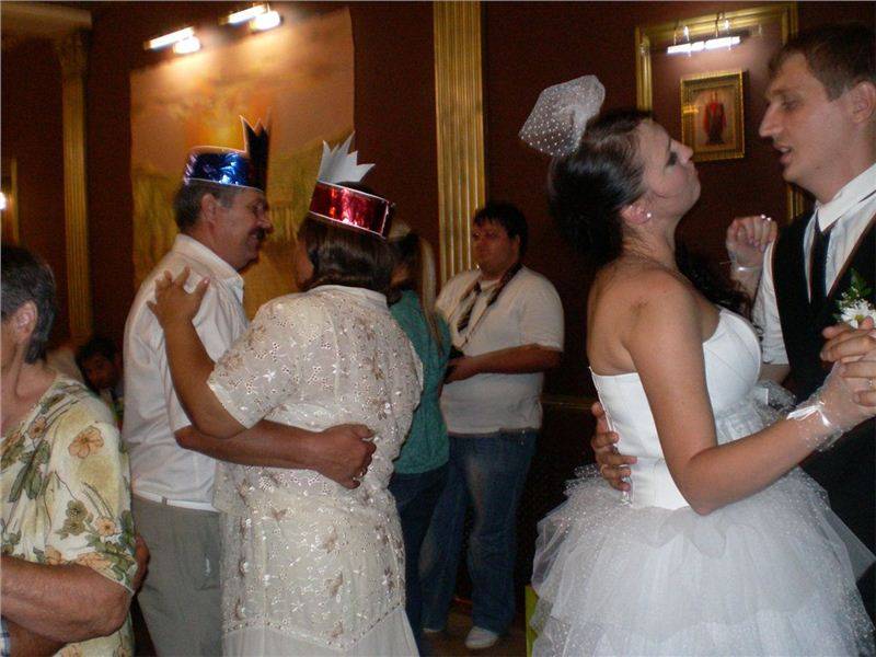 Серебряная свадьба – значительное событие в жизни семьи.