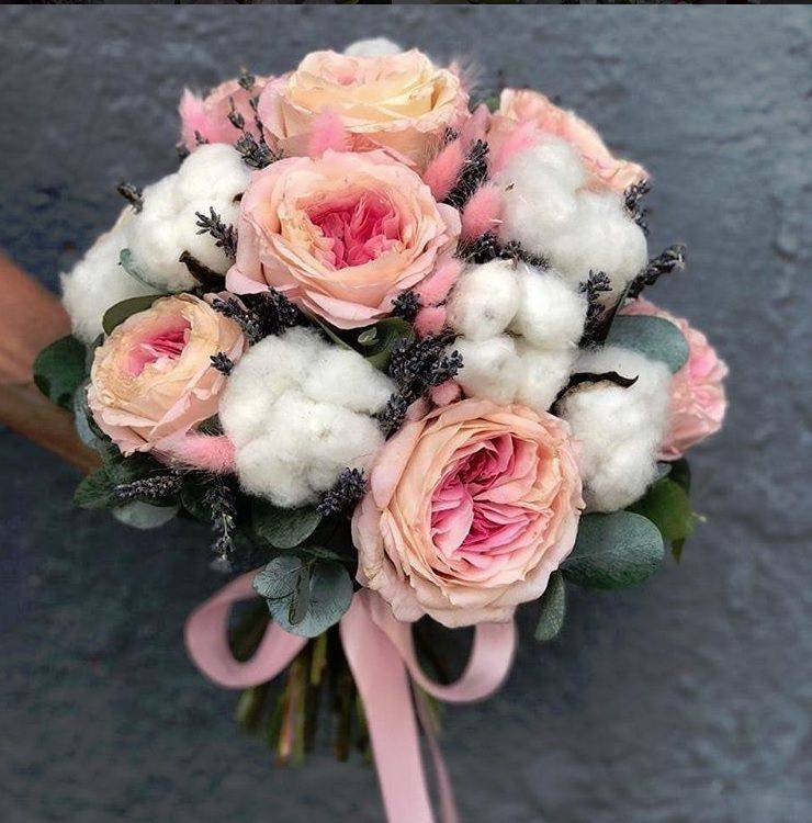 Свадебный букет из пионовидных роз: фото и идеи