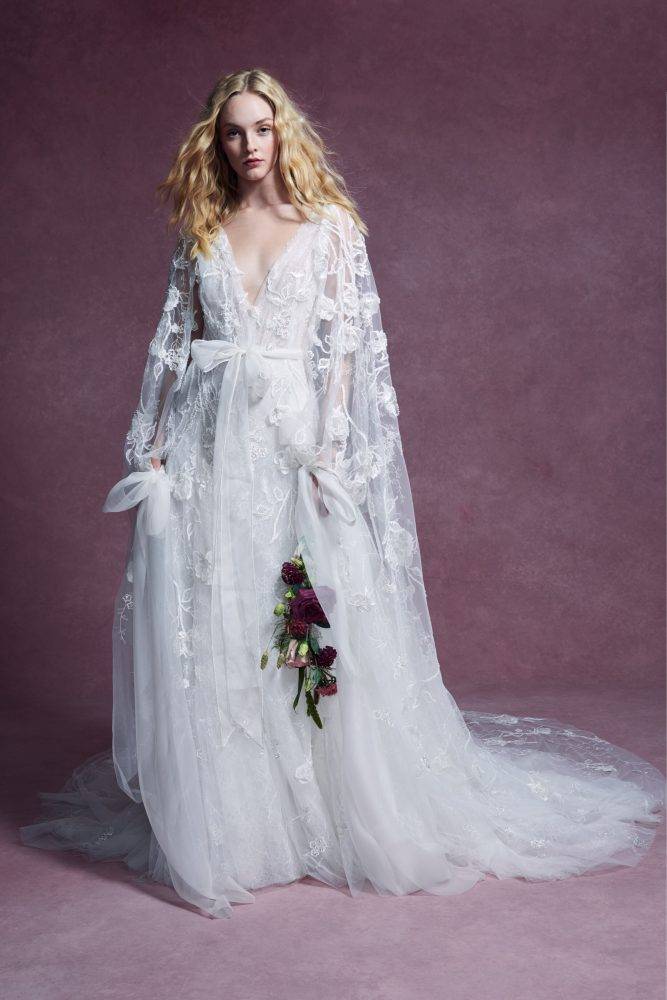 Свадебное платье на зиму – как подобрать лучшую модель для невесты