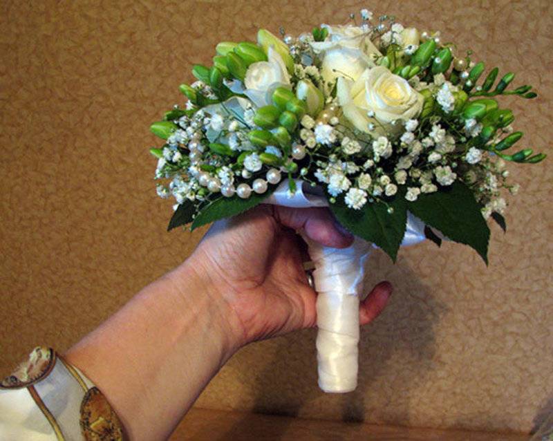 Как сделать букет невесты своими руками. букет невесты из атласных лент своими руками. красивые букеты невесты фото