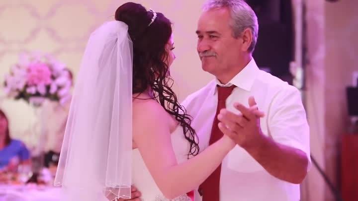 Трогательный и медленный танец невесты с отцом на свадьбе