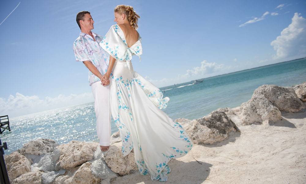 Выбор пляжного свадебного платья