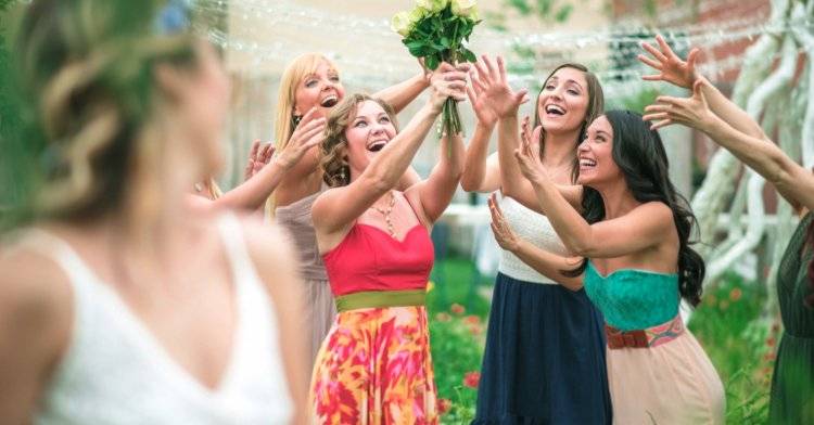 Поймать букет невесты на свадьбе — доброе ли ознаменование?