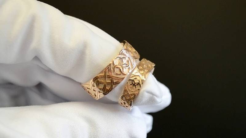 Славянские обручальные кольца: модели колец со славянской символикой