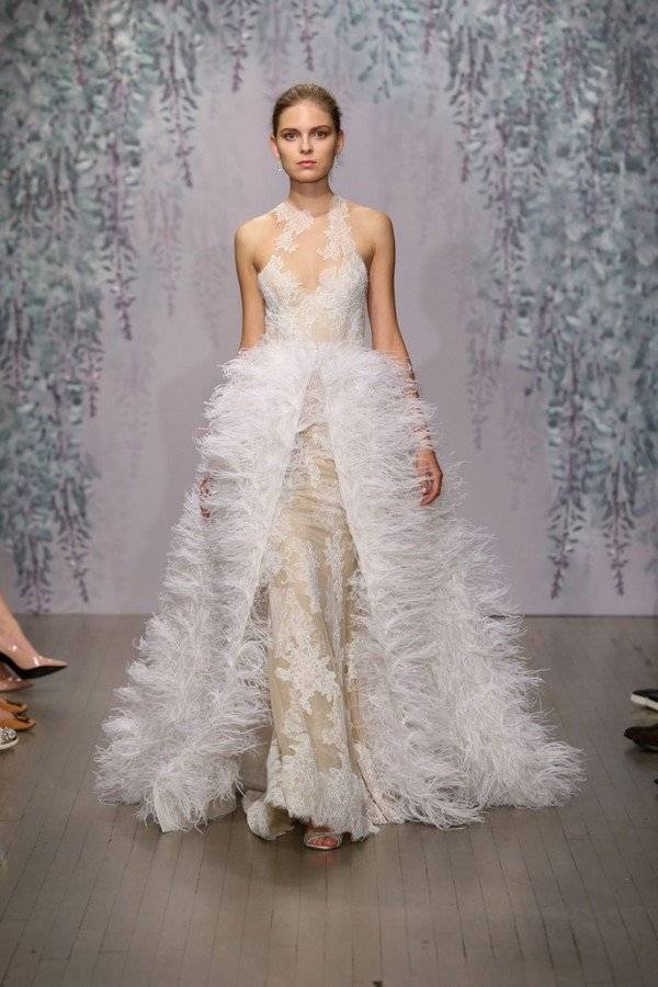 Свадебное платье из перьев