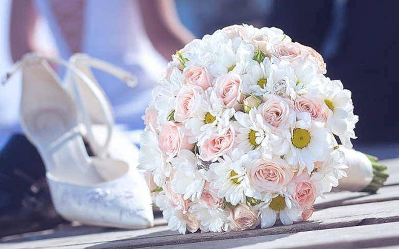 Свадебный букет без цветов: как сделать настоящую красоту из подручных средств