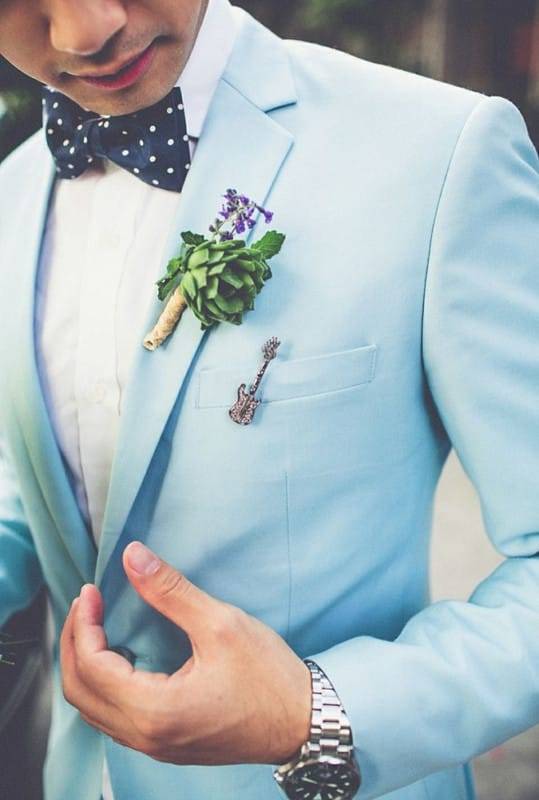 Синий свадебный костюм – выбор ярких и креативных мужчин