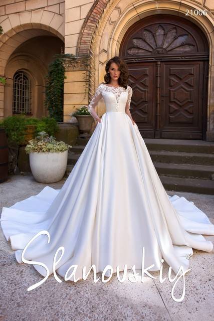 Атласные свадебные платья: фото лучших моделей и фасонов