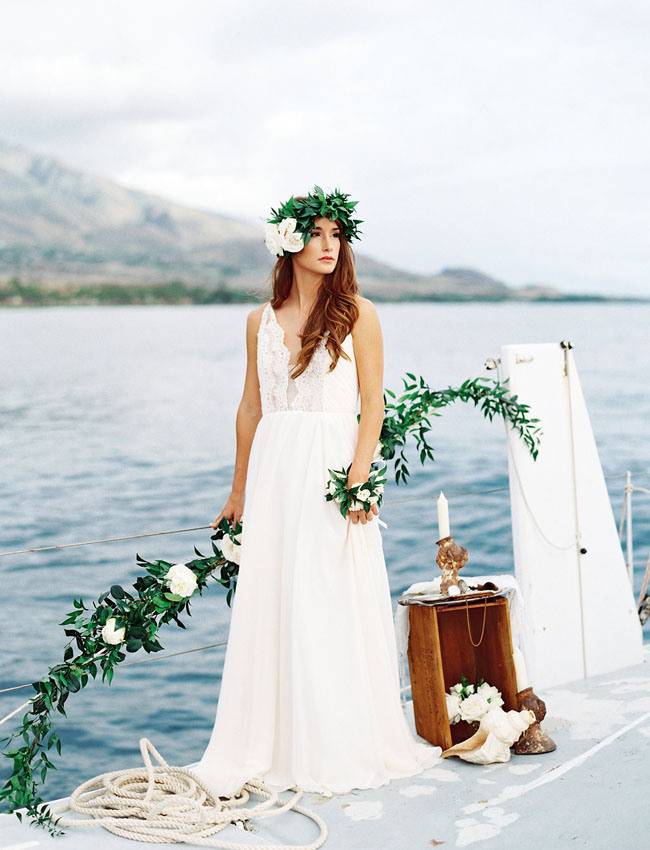 Как выбрать свадебные платья для пляжной церемонии и торжества в морском стиле – идеи
