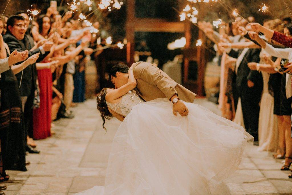 Как выбрать свадебный танец: 5 стилей разной сложности