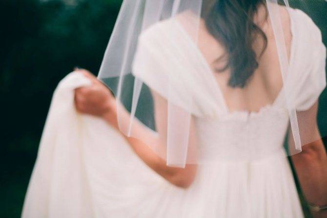 Невеста без фаты: варианты свадебных причесок и идеи. обязательно ли на свадьбу надевать фату