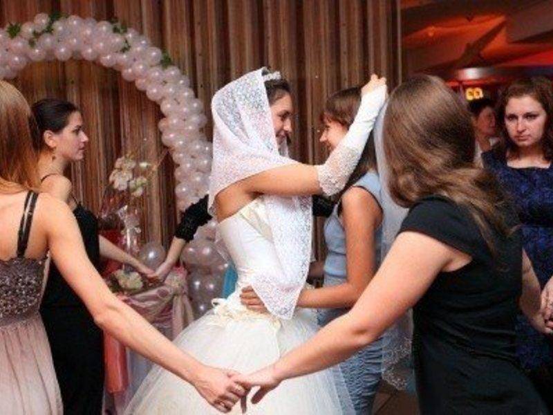 История возникновения и обряд снятия фаты с невесты