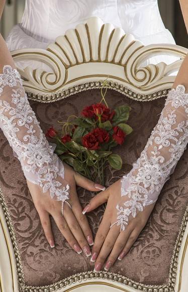 Свадебные перчатки для невесты (фото)