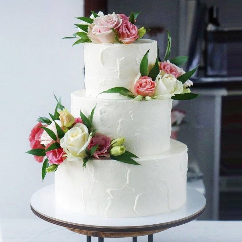 Топ-10 модных идей для свадебного торта