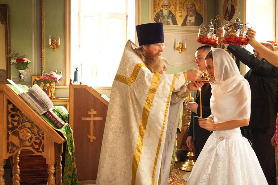 Таинство венчания в православной церкви: подготовка, выбор атрибутов, правила обряда + кому запрещено венчаться
