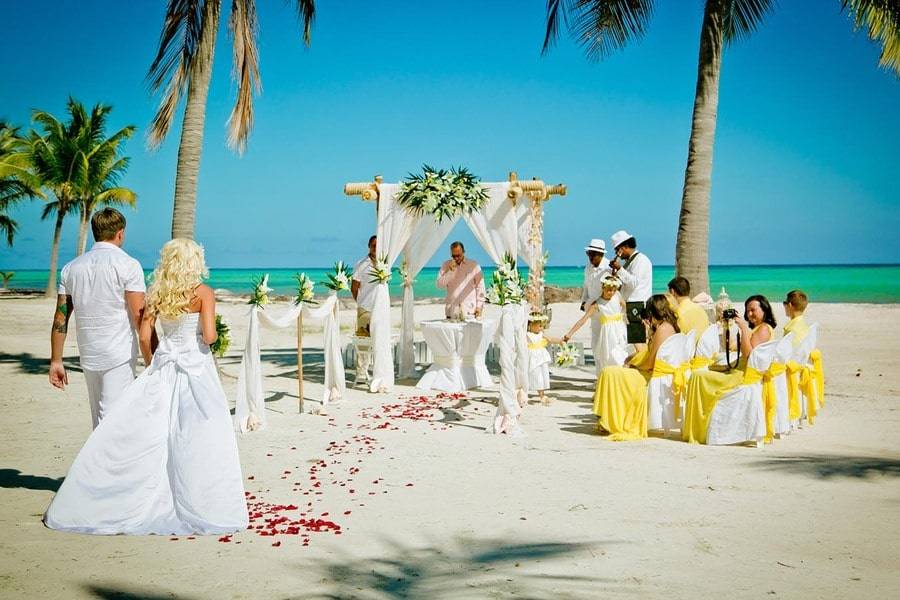 Символическая свадьба за границей: обзор бюджетных и дорогих вариантов торжества