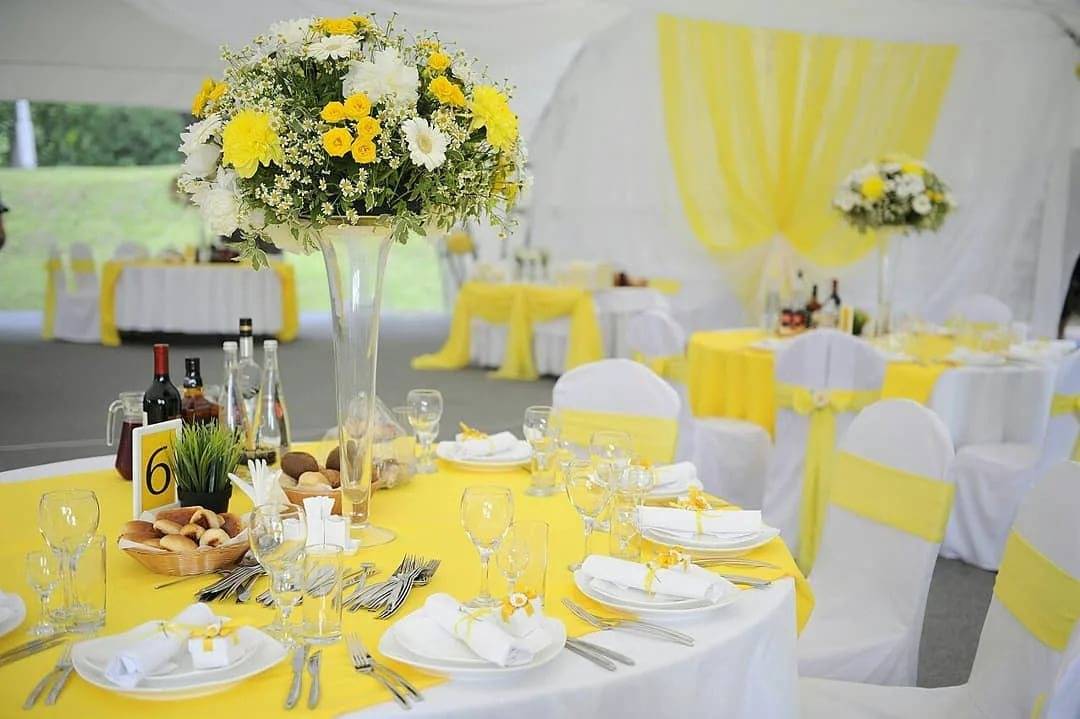 Бело-золотая свадьба — идеи оформления зала, образ молодых