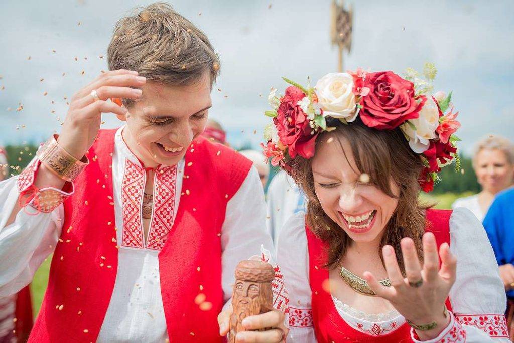 Свадебные платья в украинском стиле: описание и фото