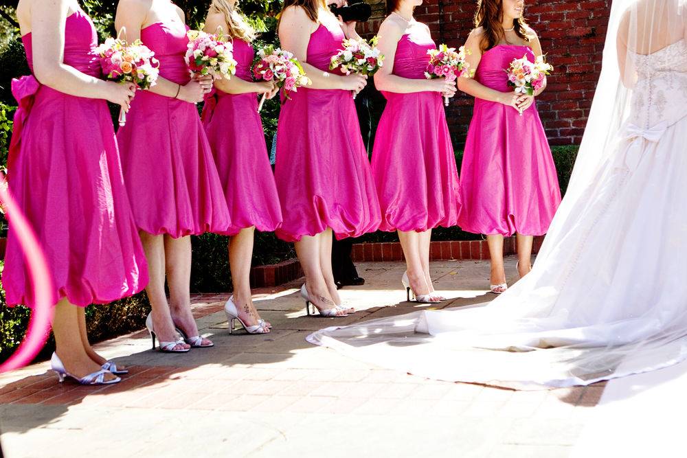 Подружка невесты на свадьбе - обязанности и критерии выбора