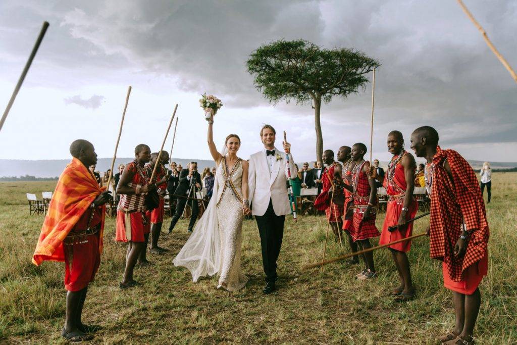 Свадебные традиции разных стран: как готовятся к свадьбе в европе и азии | vogue russia