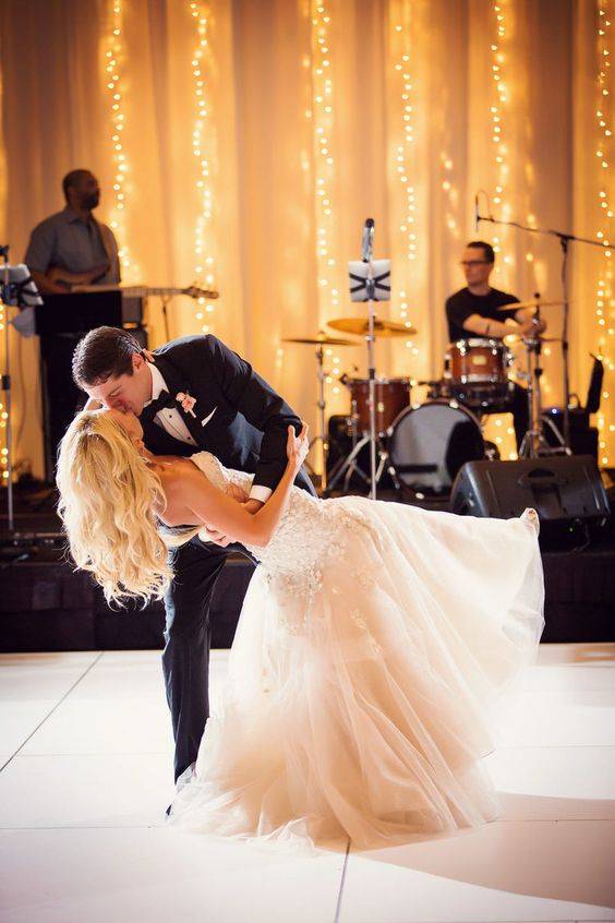 15 красивых песен для первого свадебного танца