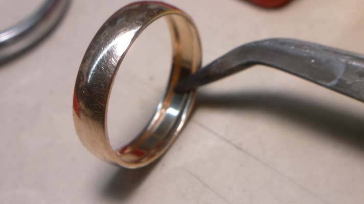 Сколько в среднем стоит уменьшить кольцо в размере?