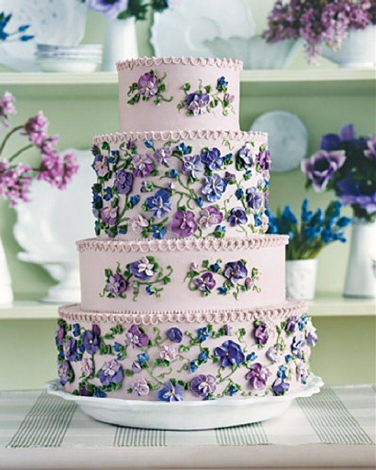 Свадебный торт розовый с голубым и золотым декором
