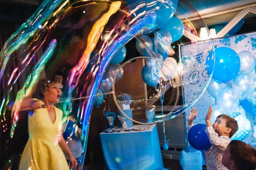 Шоу мыльных пузырей на свадьбу: 5 идей для вдохновения