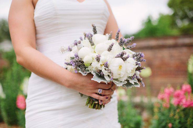 Букет невесты из лаванды: оформление и украшение букета, актуальные цветовые сочетания под любой стиль свадьбы