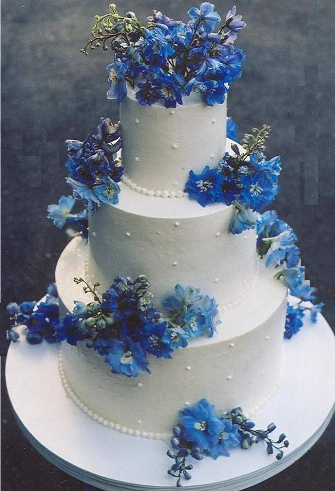 Цветные свадебные торты: идеи и фото