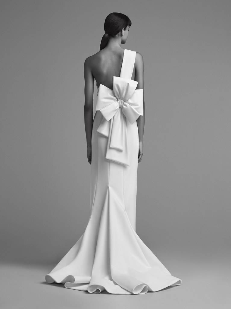 Модели свадебных платьев с бантом