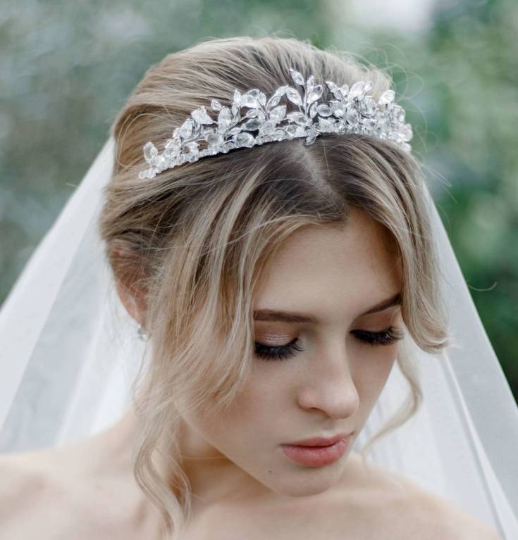 Невеста с диадемой и фатой ? – красивый образ [2019] своими руками & полезные советы
