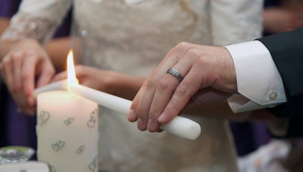 Передача семейного очага на свадьбе, как провести обряд