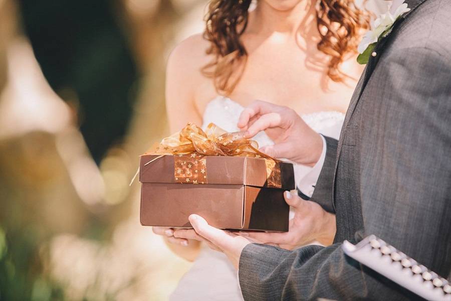 Топ - 50 идей что подарить на свадьбу оригинальное и недорогое