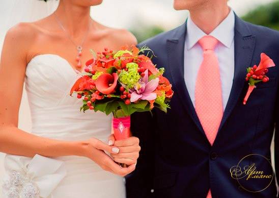 ᐉ невесты в платье розовый айвори. какие аксессуары сочетаются с платьем цвета ivory. подбираем цветы в зависимости от оттенка айвори - svadba-dv.ru