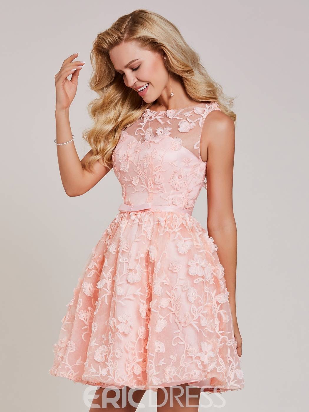 Модное розовое платье
