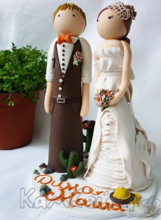 Фигурки на свадебный торт: стильный аксессуар или ненужное усложнение? 55 фото-идей!