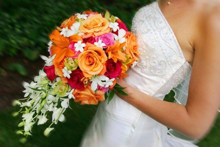 Ярким леди – яркий свадебный букет: оранжевый цвет как символ семейного счастья