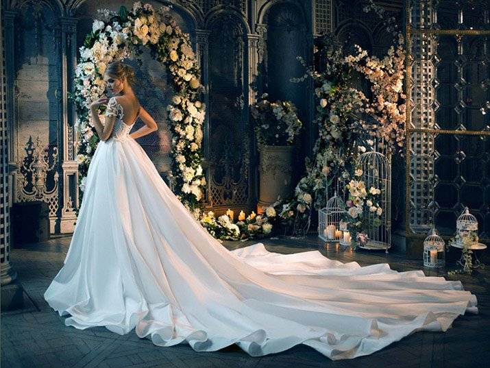 Обзор модных свадебных платьев со шлейфом – лучшие фасоны для невест