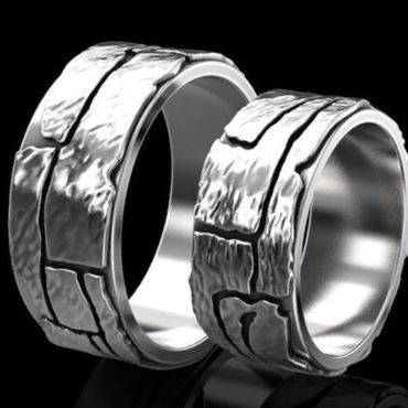 Космическая любовь: выбираем обручальные кольца из титана
