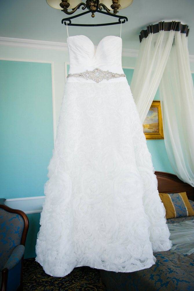 Как постирать свадебное платье дома – советы
